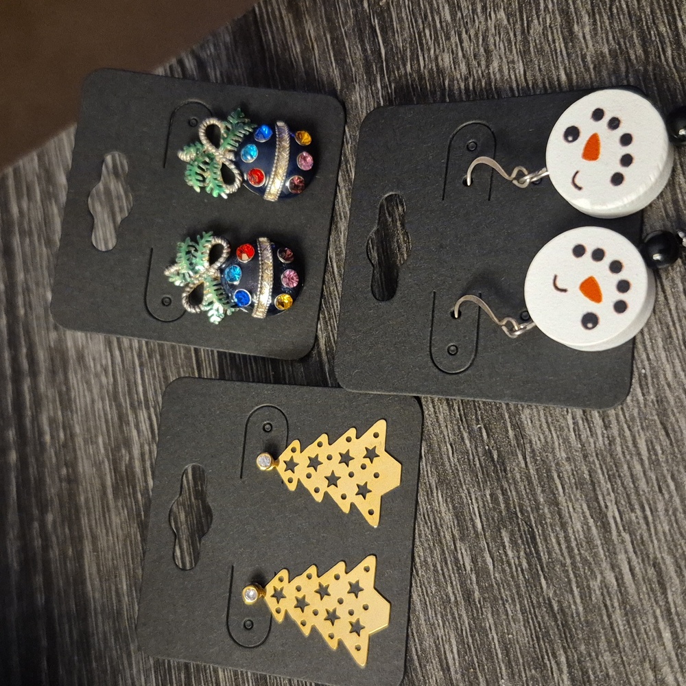 Vintage Holiday Earring Bundle Pierced - Picture 1 of 6